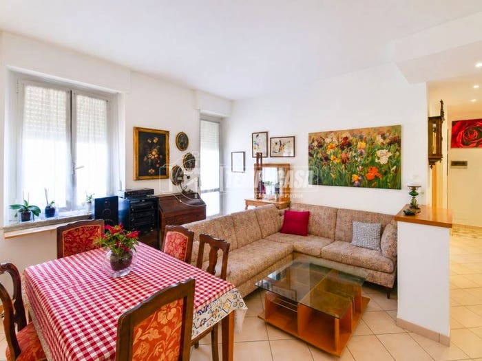 Appartamento trilocale in vendita in Via Papa Giovanni Paolo II, Semicentro, Cantù
