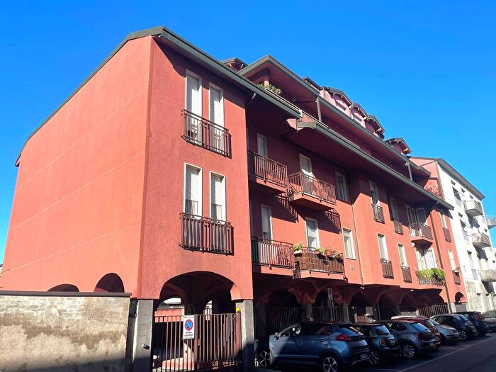 Appartamento quadrilocale in vendita in Via Carlo Crivelli, Centro, Parabiago