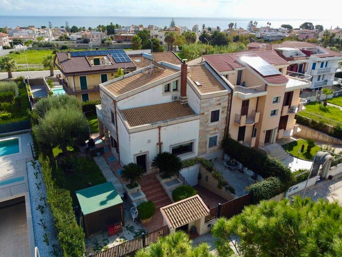 Casa con 5 locali in vendita in Via Dottor Giuseppe Riscica, Centro, Avola