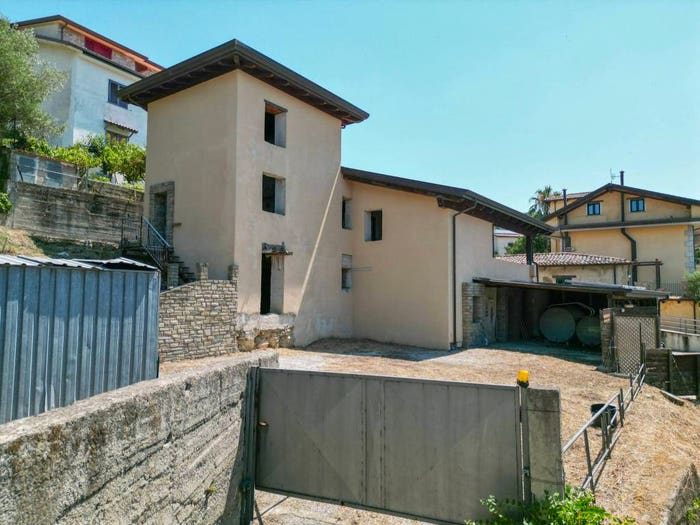 Casa con 6 locali in vendita in Via Sotto gli Orti, Centro, Torchiara