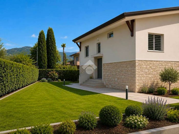 Casa con 6 locali in vendita in Via Passalacqua, Centro, Bassano del Grappa