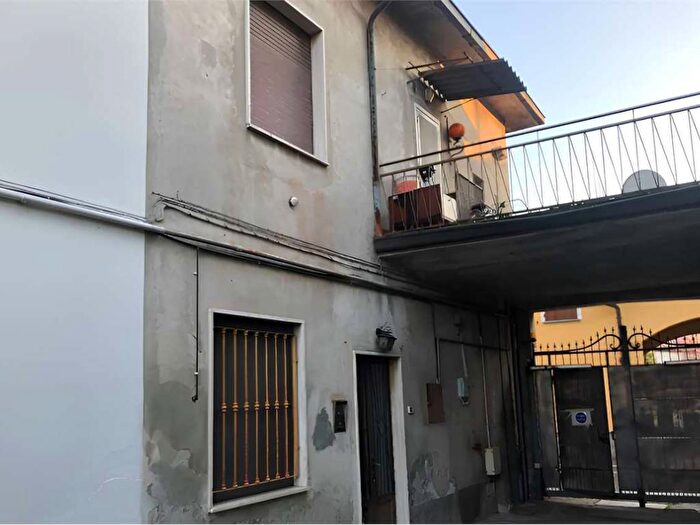 Appartamento trilocale in vendita in Vicolo Principe Amedeo, Centro, Castiglione d'Adda