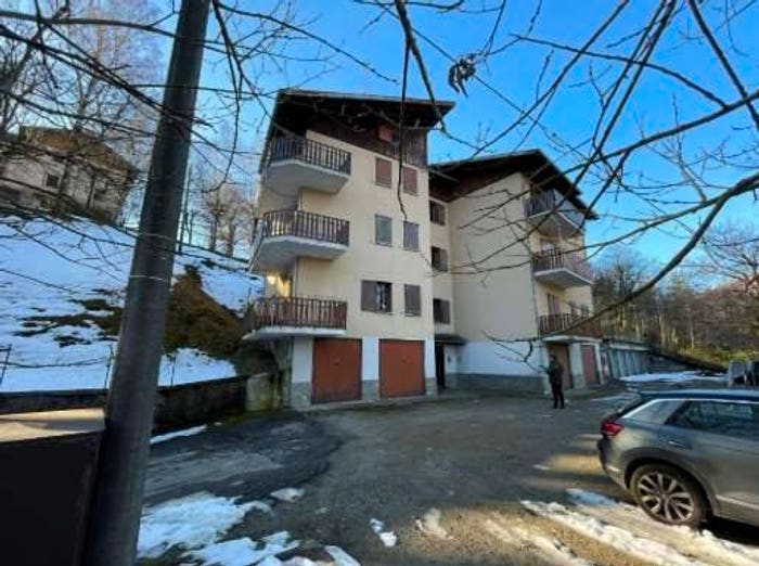 Appartamento con 5 locali in vendita in Via S Carlo, Maggio, Cremeno