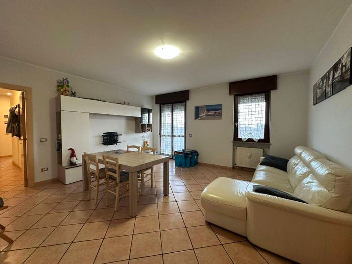 Appartamento trilocale in vendita in Via Macallè, Cavaglià