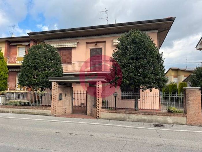 Casa con 6 locali in vendita in Via Pascucci, Gambettola