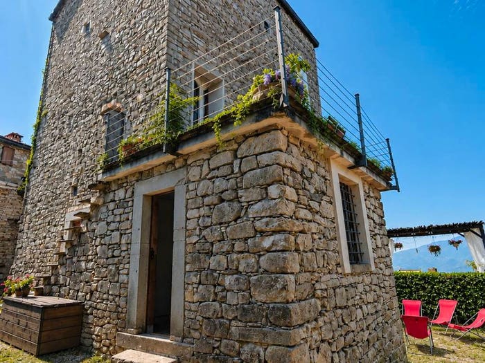 Casa con 6 locali in vendita in Via Irola, Villafranca in Lunigiana