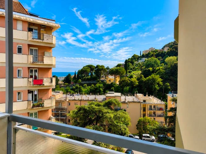 Appartamento con 6 locali in vendita in Piazzale Giardino Fiorito, Pegli, Genova