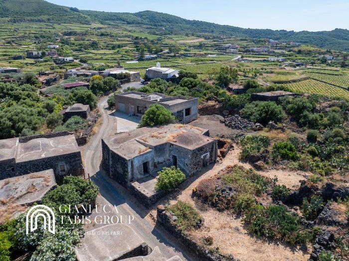 Casa con 6 locali in vendita in Via Cafaro, Bugeber, Pantelleria