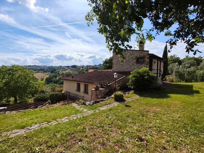 Casa con 6 locali in vendita in Strada di Cecanibbio snc, Amelia