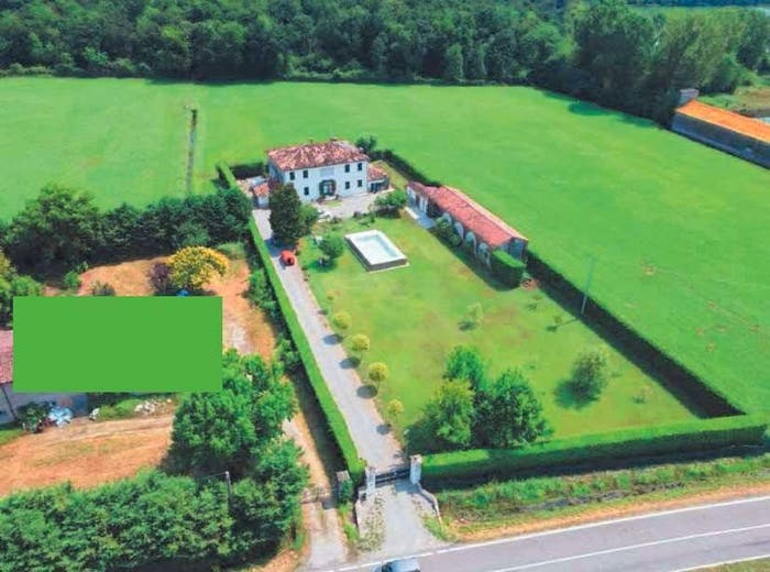 Casa con 6 locali in vendita in Marmirolo