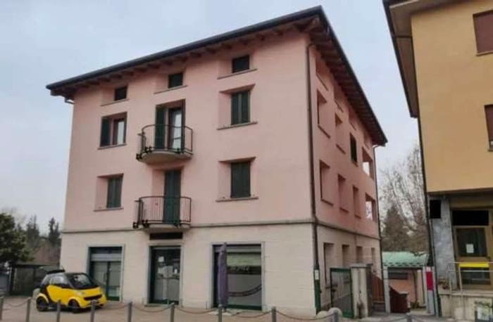 Appartamento bilocale in vendita in Via Andrea Appiani, Centro, Merone