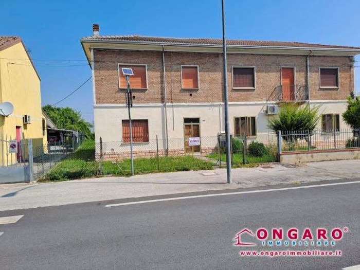 Casa con 6 locali in vendita in Via Gilberto Zappaterra, Ambrogio, Copparo