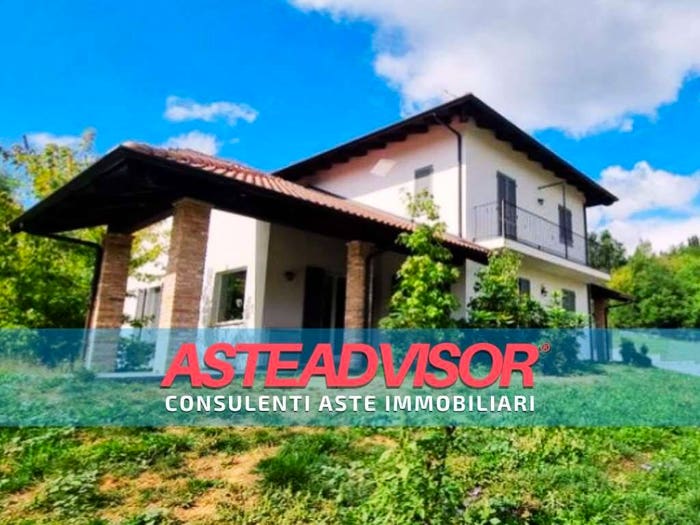 Casa con 6 locali in vendita in Strada Castelletto, Centro, Bra