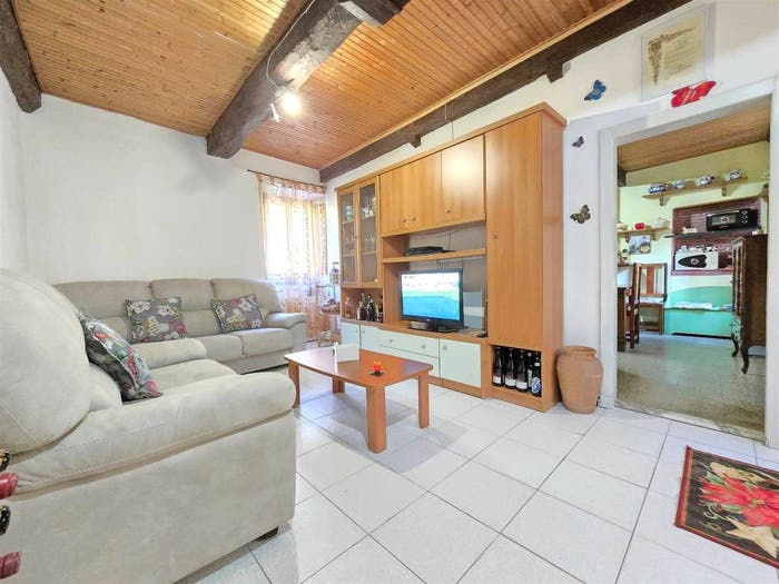 Casa con 6 locali in vendita in Camaiore Paese, Camaiore