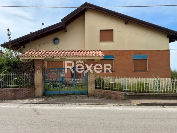 Casa con 6 locali in vendita in Via Roma, Centro, Albanella