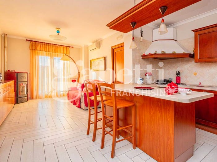 Casa quadrilocale in vendita in Via Mugnano Melito, Centro, Mugnano di Napoli