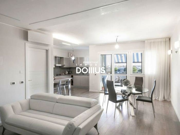 Appartamento quadrilocale in vendita in Via Guglielmo Marconi, Centro Storico, Desenzano del Garda