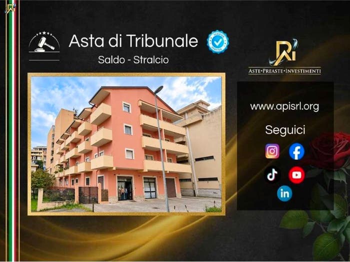 Appartamento con 5 locali in vendita in Via Mattia Preti, Centro, Villa San Giovanni