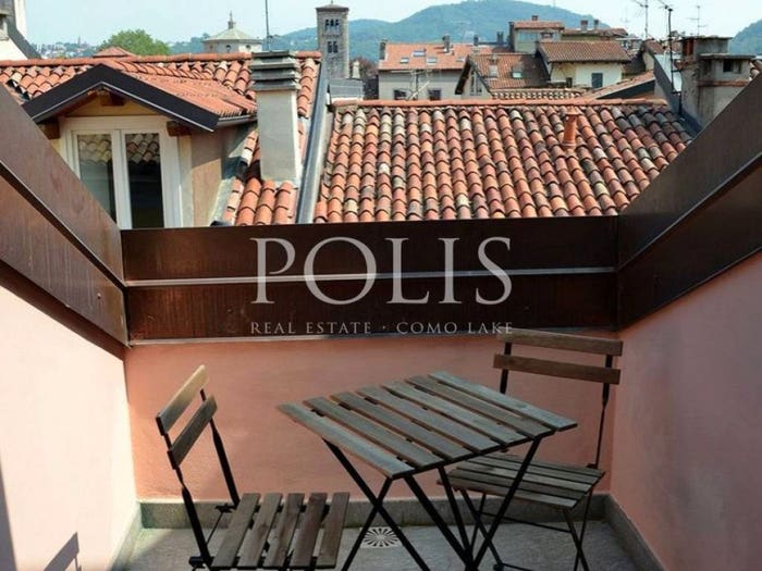 Appartamento quadrilocale in affitto in Via Cinque Giornate, Centro Storico, Como