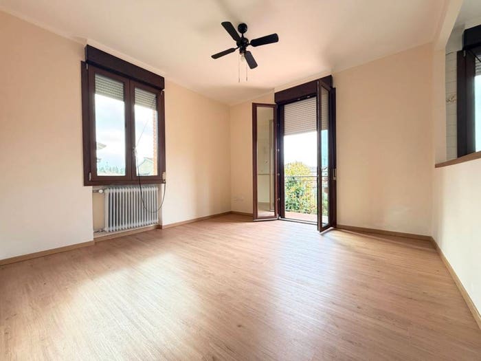 Appartamento con 5 locali in vendita in Via Domenico Gazzadi, Sacca Stazione, Modena