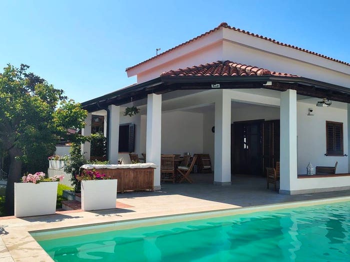 Casa con 5 locali in vendita in Augusta