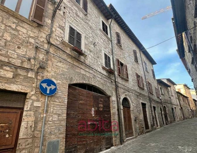 Appartamento trilocale in vendita in via della piazzarola, Ascoli Piceno