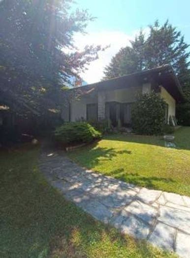 Casa con 6 locali in vendita in Via Luigi Cadorna, Centro, Menaggio