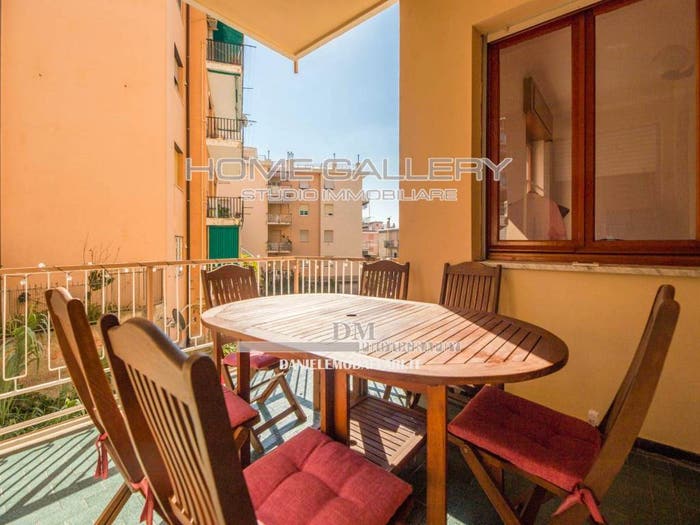 Appartamento quadrilocale in vendita in Via Antonio Gavino, Pegli, Genova