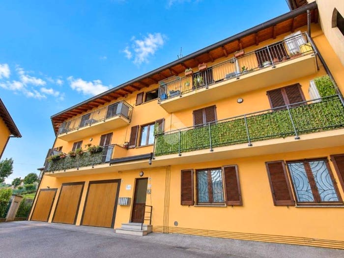 Appartamento bilocale in vendita in Via Ugo Foscolo, Brongio, Garbagnate Monastero