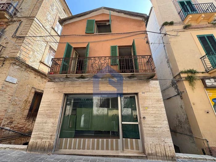 Casa con 6 locali in vendita in Corso Vittorio Emanuele, Centro, Atessa