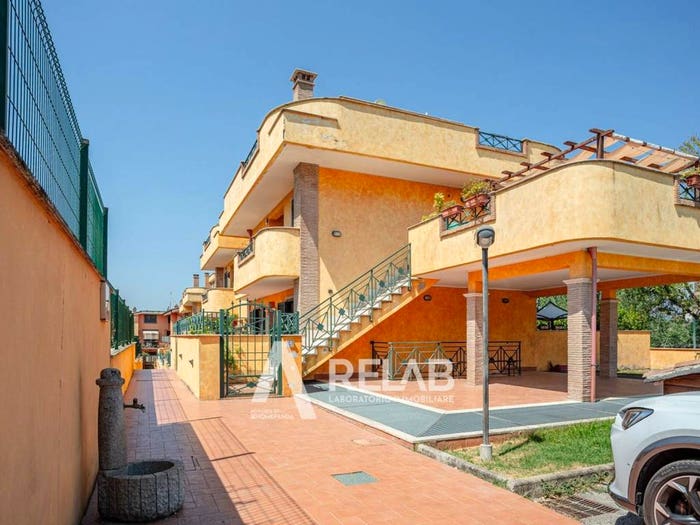 Appartamento trilocale in vendita in Via dei Lombardi, Castelluccia Fontana Sala, Marino