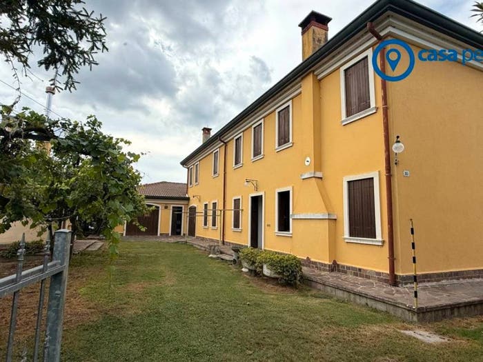 Casa quadrilocale in vendita in Via San Francesco d'Assisi, Lama Pezzoli, Ceregnano