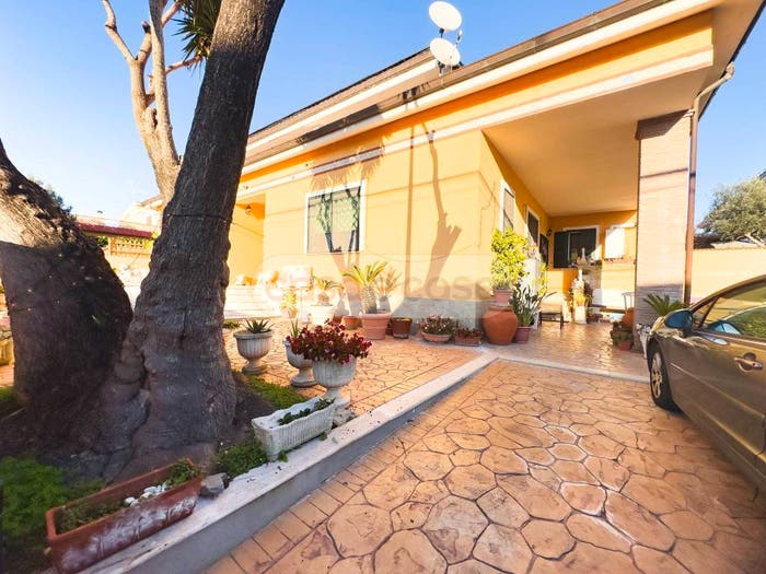 Casa con 5 locali in vendita in Via Mar Nero, Torvaianica Alta, Pomezia