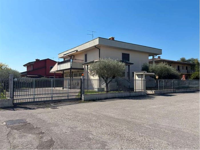 Casa quadrilocale in vendita in balladoro, Centro, Povegliano Veronese