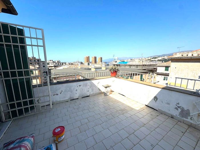 Casa bilocale in vendita in Via Gian Battista Monti, Sampierdarena, Genova