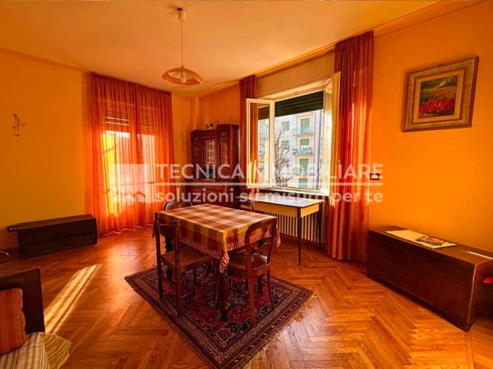 Appartamento trilocale in vendita in Viale Regina Elena, Centro, Fossano