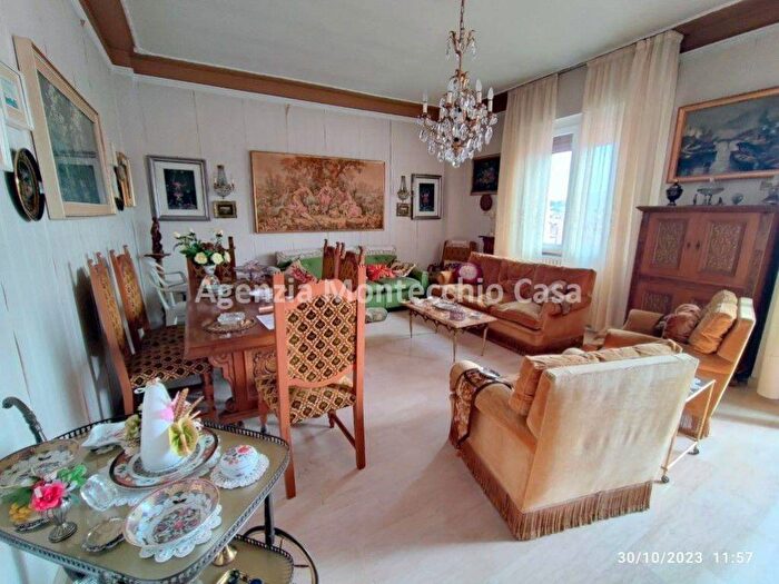 Appartamento con 6 locali in vendita in Via Buozzi, Piazzale Giosuè Carducci, Pesaro