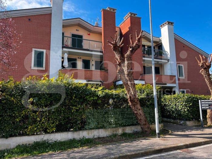 Casa con 6 locali in vendita in via Gramsci, Centro, San Gemini