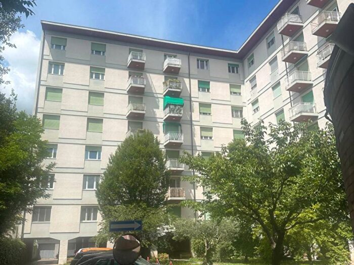 Appartamento con 5 locali in vendita in Viale Europa Unita, Stazione Europa, Udine
