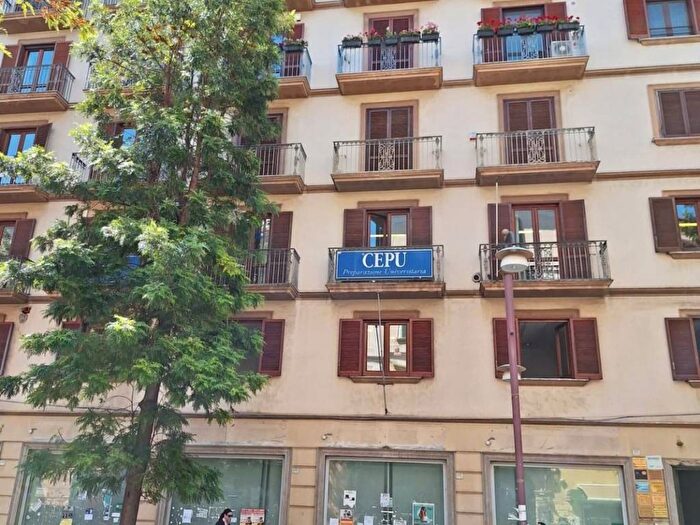 Appartamento con 6 locali in vendita in Corso Trieste, Caserta