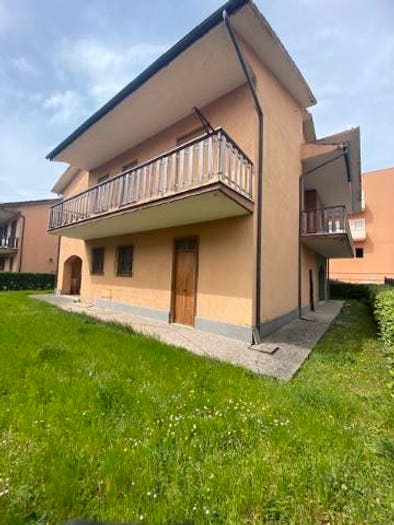 Casa con 5 locali in vendita in Via del Campo Sportivo, Centro, Orte