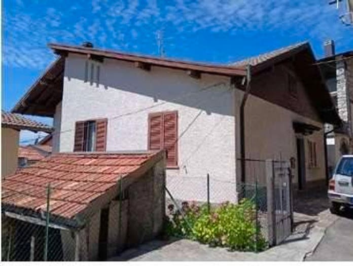Appartamento quadrilocale in vendita in Localita' Ponna Superiore Via Trieste, Ponna Superiore, Ponna