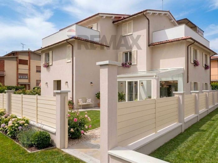Casa con 6 locali in vendita in MontecatiniTerme