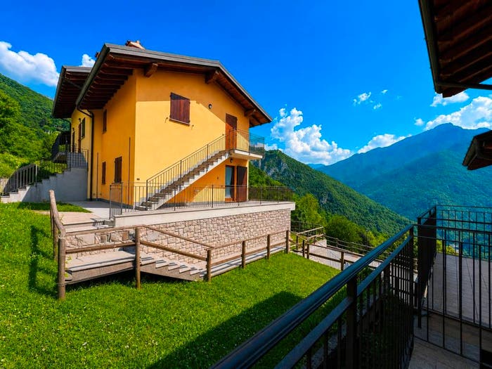 Appartamento bilocale in vendita in Camerata Cornello