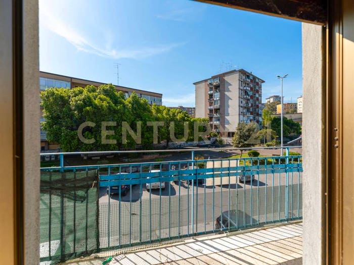 Appartamento trilocale in vendita in Piazza Mercato, Monte Po, Catania