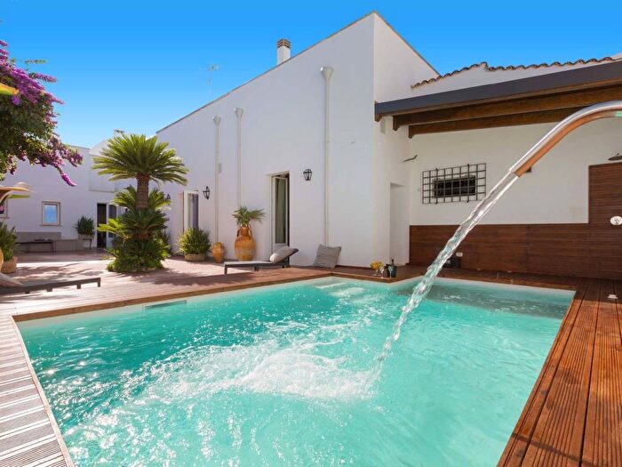 Casa con 6 locali in vendita in Via San Vito, Centro, Guagnano
