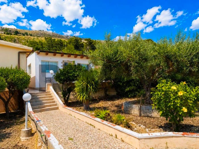 Casa quadrilocale in vendita in via Blandano, Casa Santa, Erice