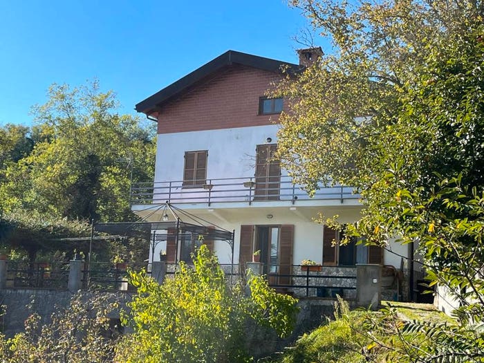 Casa con 6 locali in vendita in Via Aprile, Passo Dei Giovi, Mignanego