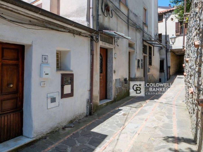 Casa trilocale in vendita in VIA CAVOUR, Cuccaro Vetere