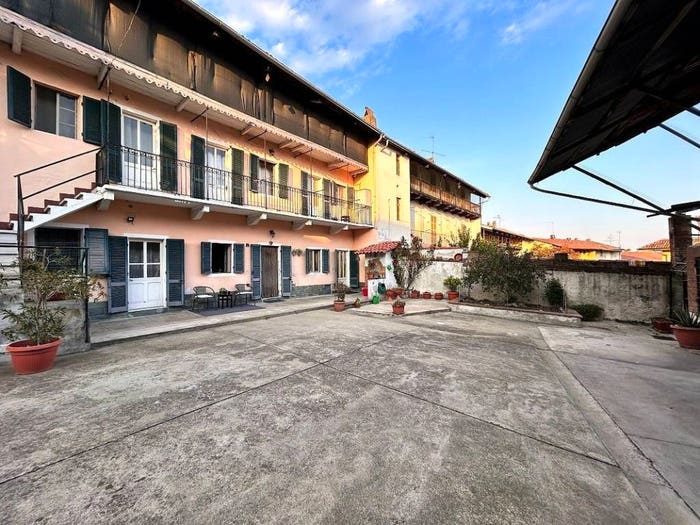 Casa con 5 locali in vendita in Via Roma, Centro, Azeglio